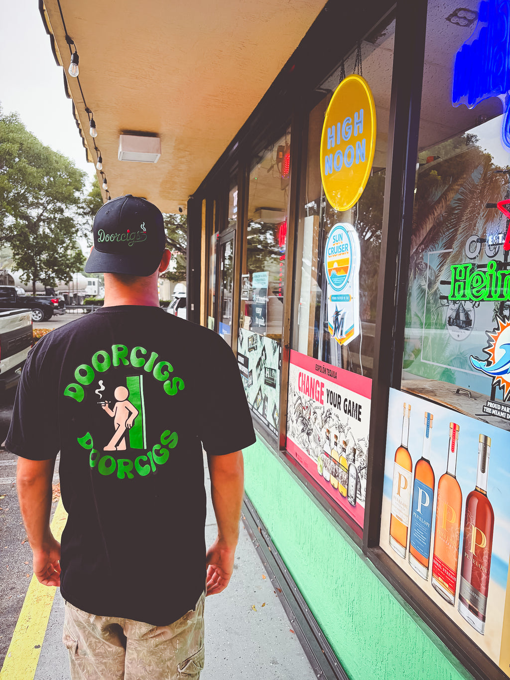 men’s streetwear outfit retro tee